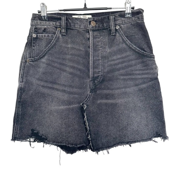 Free People Faded Black Denim Mini Skirt Raw Fringe Hem Size 27 New - Picture 2 of 8